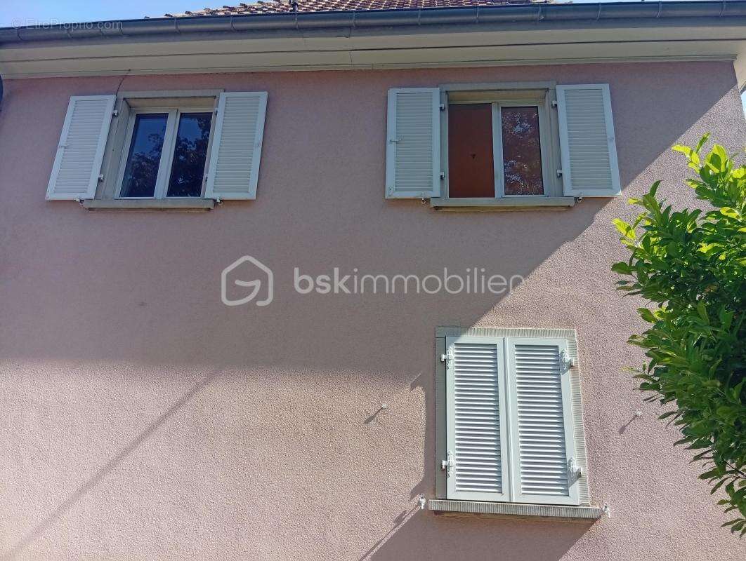 Immeuble avec garage Double potentiel habitation ou investissement - photo 10