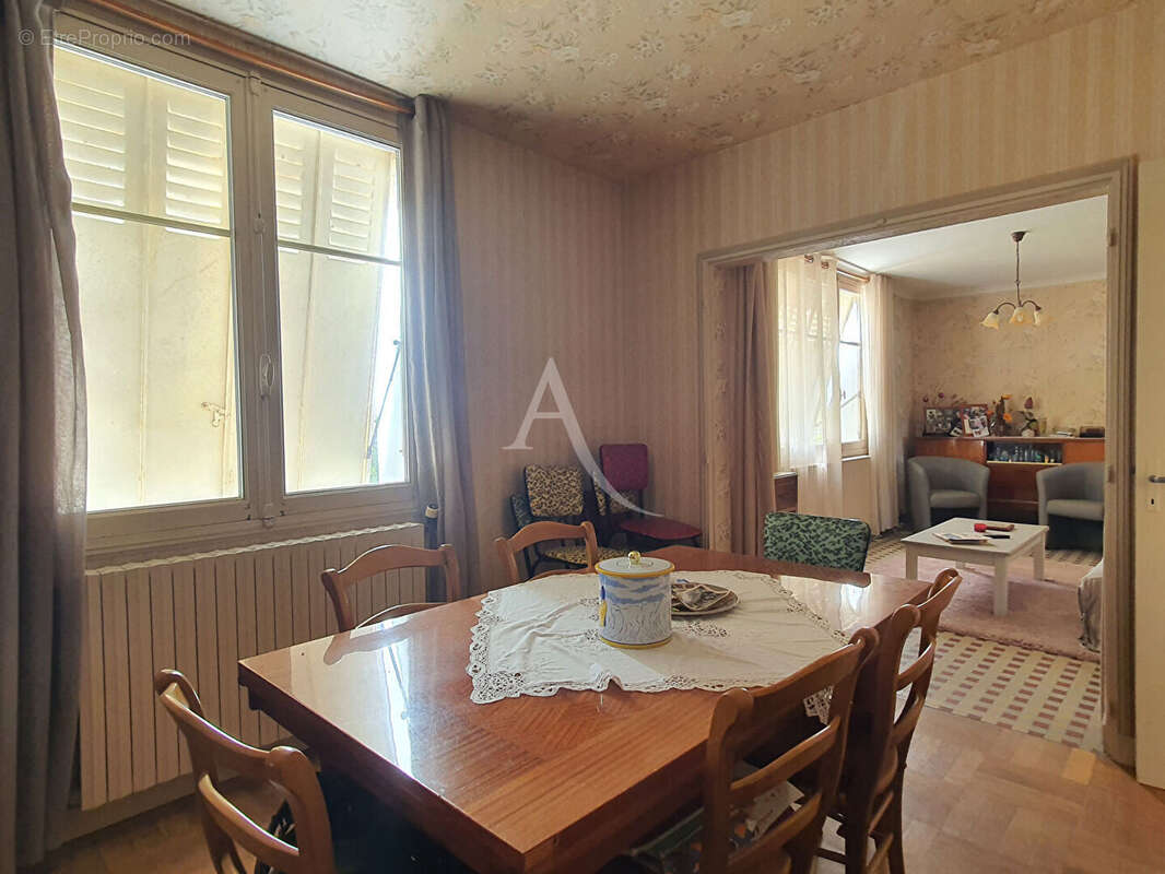 Maison à NOYERS-SUR-CHER