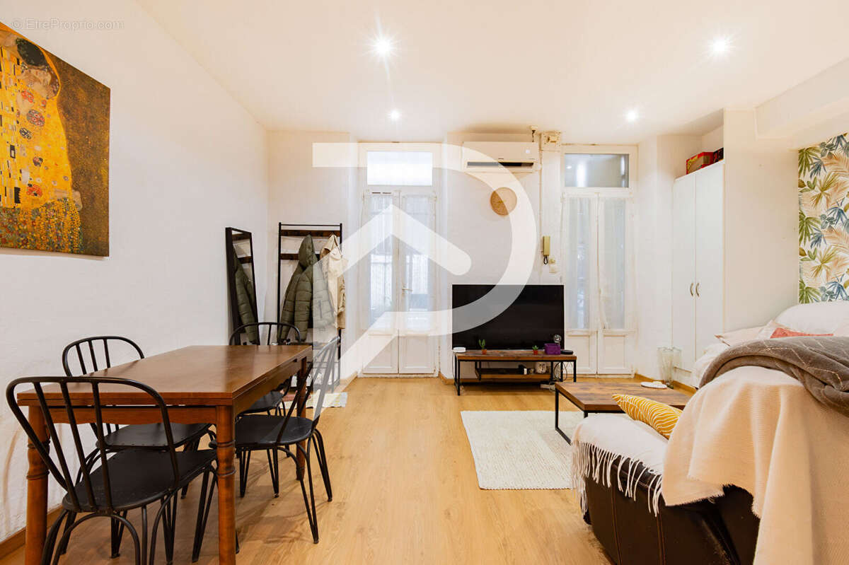 Appartement à MARSEILLE-4E