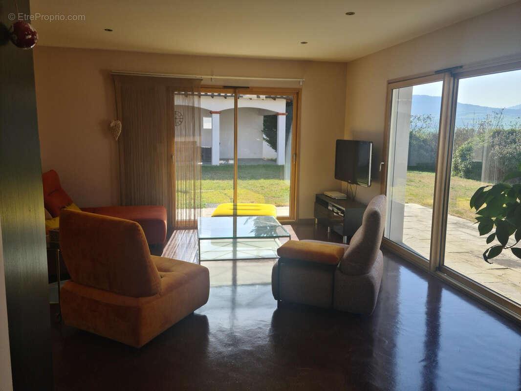 Maison à VEYRE-MONTON