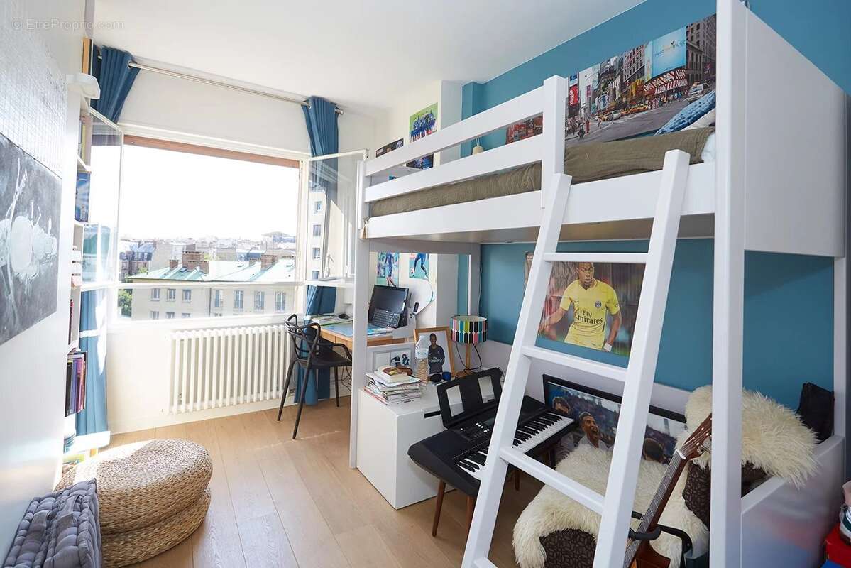 Appartement à PARIS-16E