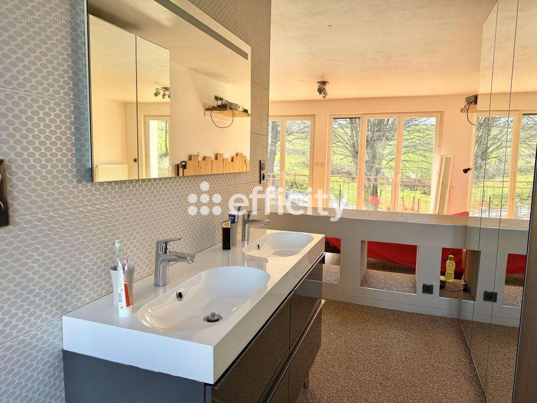 Maison à LA FOUILLOUSE