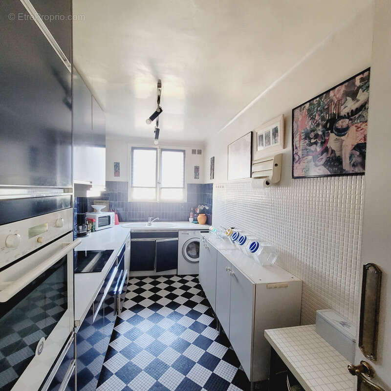 Appartement à CHARENTON-LE-PONT