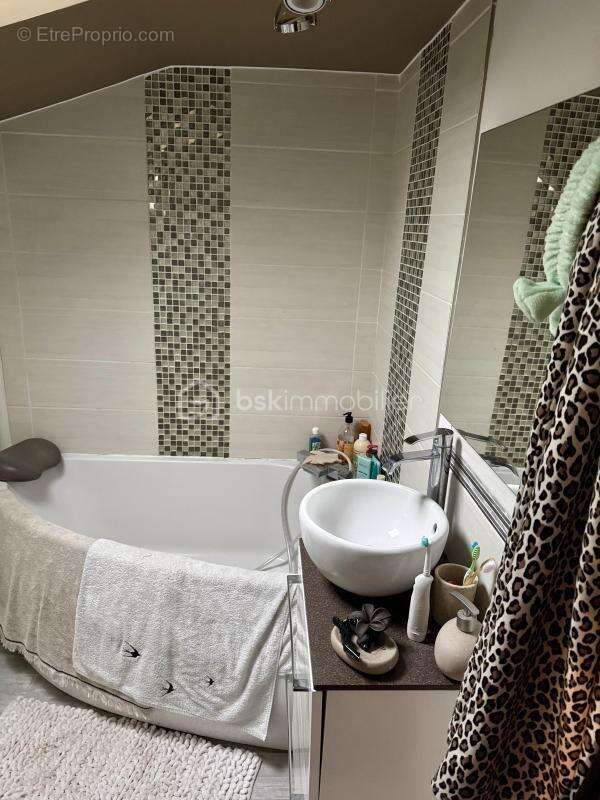 Maison familiale contemporaine de 154 m2 avec espace locatif indépendant loué 835€ par mois - quartier Strasbourg - photo 13