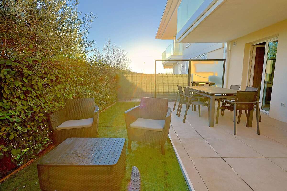 Appartement à VALLAURIS