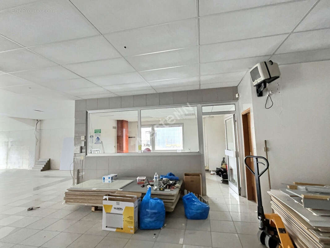 Entrepôt/local industriel 400 m² .Proche Zone Leclerc Betting - photo 8