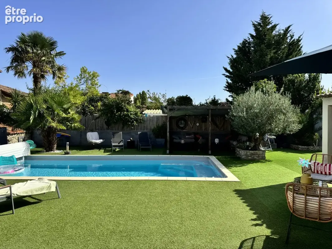 Maison 210 m² à Corme-Ecluse  - photo 2