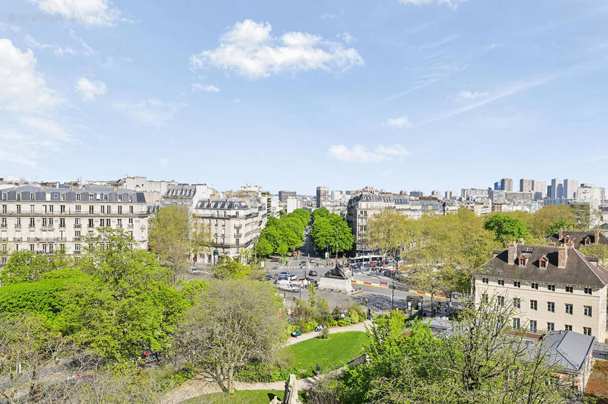 Appartement à PARIS-14E
