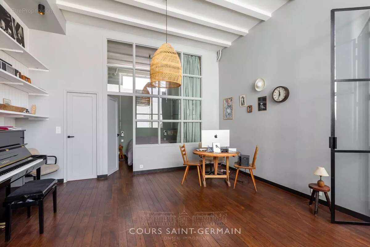 Appartement à PARIS-11E