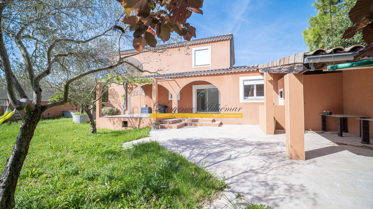 Maison à MONTELIMAR