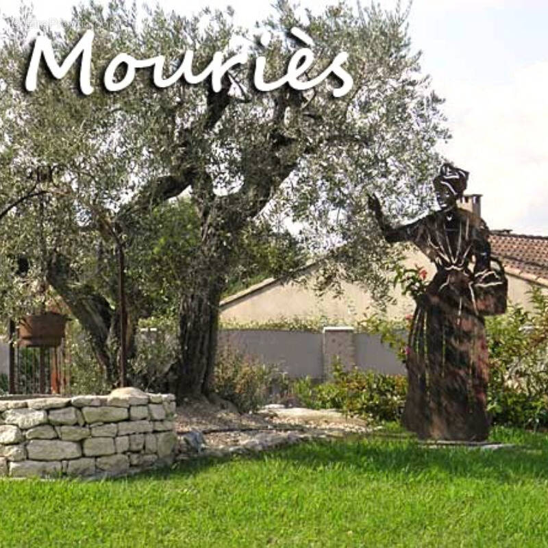 Appartement à MOURIES