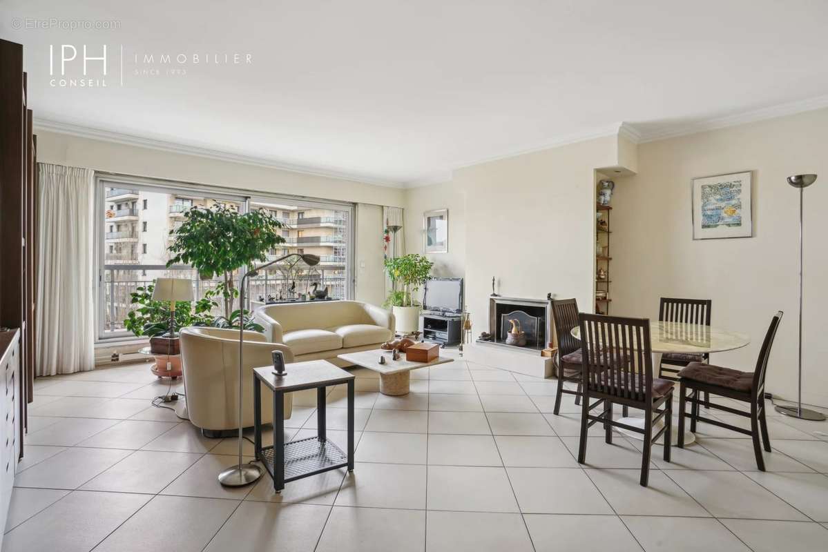 Appartement à NEUILLY-SUR-SEINE