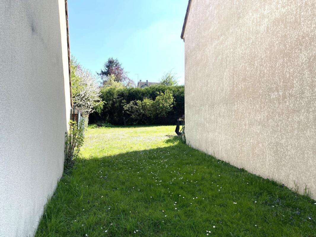 Maison à BONNIERES-SUR-SEINE