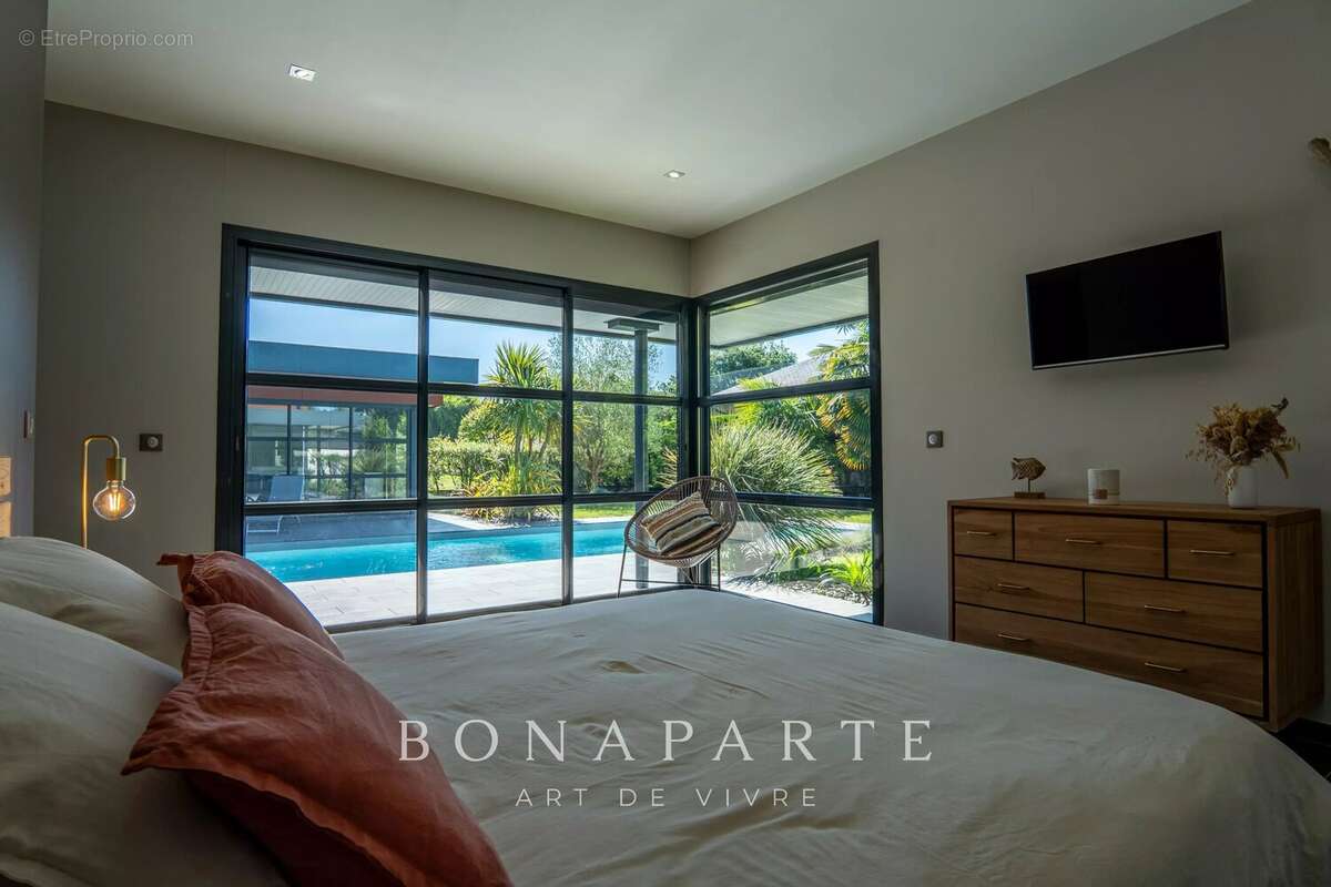 PAU Trespoey – Villa d’architecte de plain-pied – Volumes cathédrale & piscine - photo 7