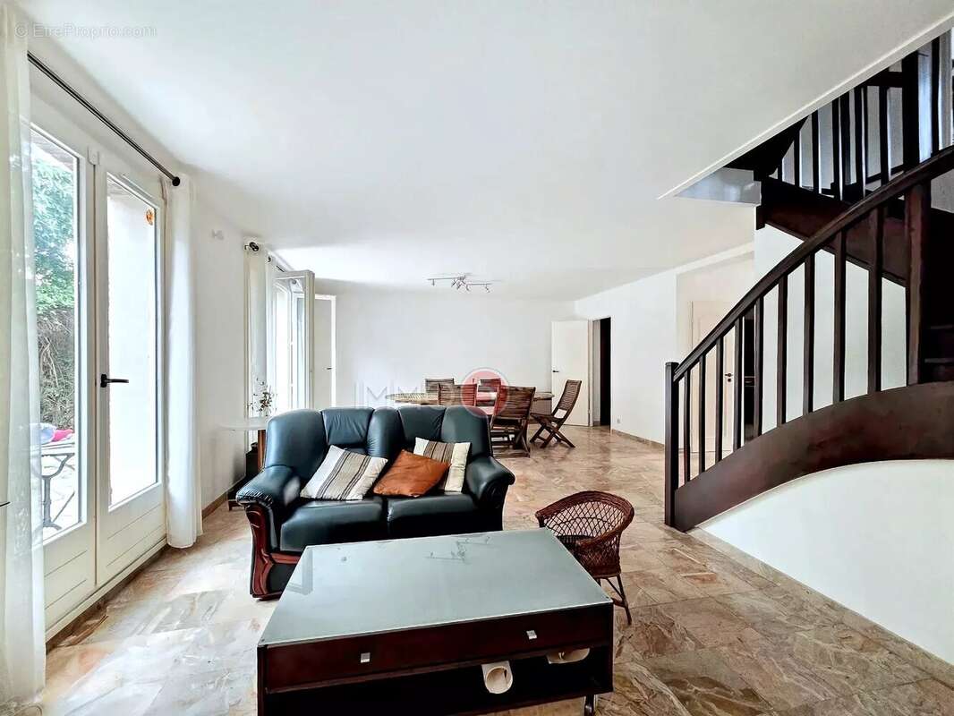 Maison à OZOIR-LA-FERRIERE