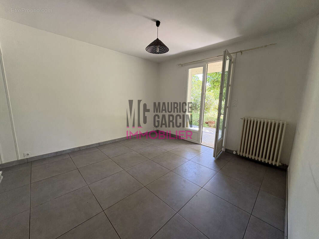 Appartement à BEAUMES-DE-VENISE