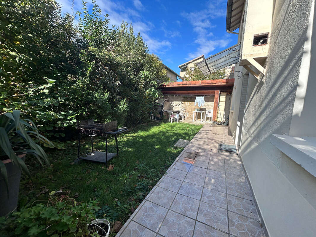 Appartement à GUILHERAND-GRANGES