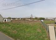 Terrain à THIERS-SUR-THEVE