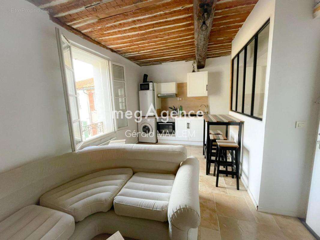 Appartement à ROQUEBRUNE-SUR-ARGENS