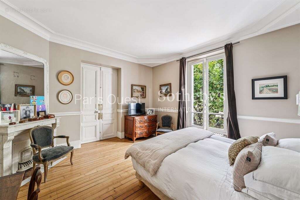 Maison à NEUILLY-SUR-SEINE