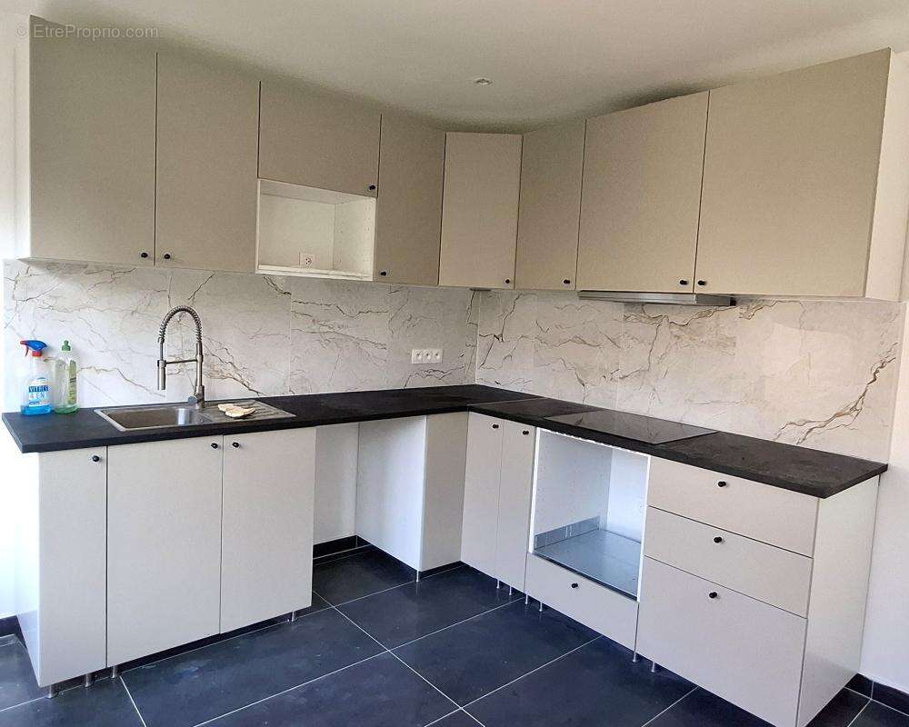 Maison à CUISE-LA-MOTTE