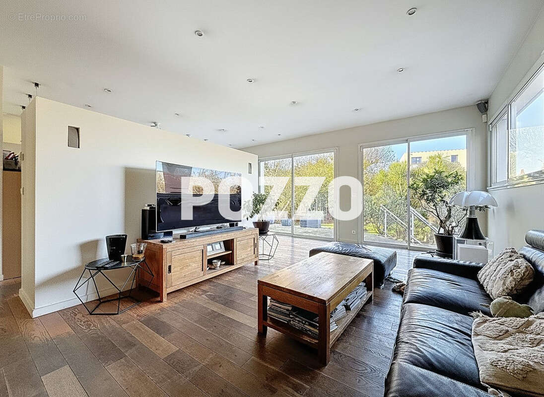 Maison à DONVILLE-LES-BAINS