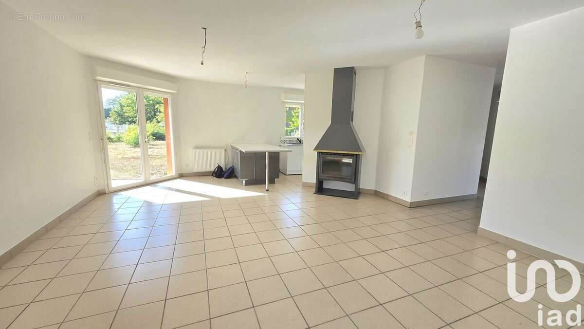 Photo 3 - Maison à SAINT-SYMPHORIEN