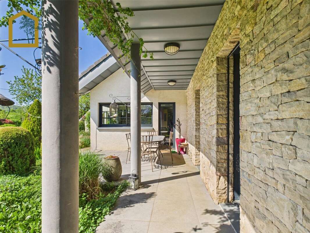 Villa avec piscine intérieure au cœur de la nature – Entre Besançon et Montbéliard - photo 2