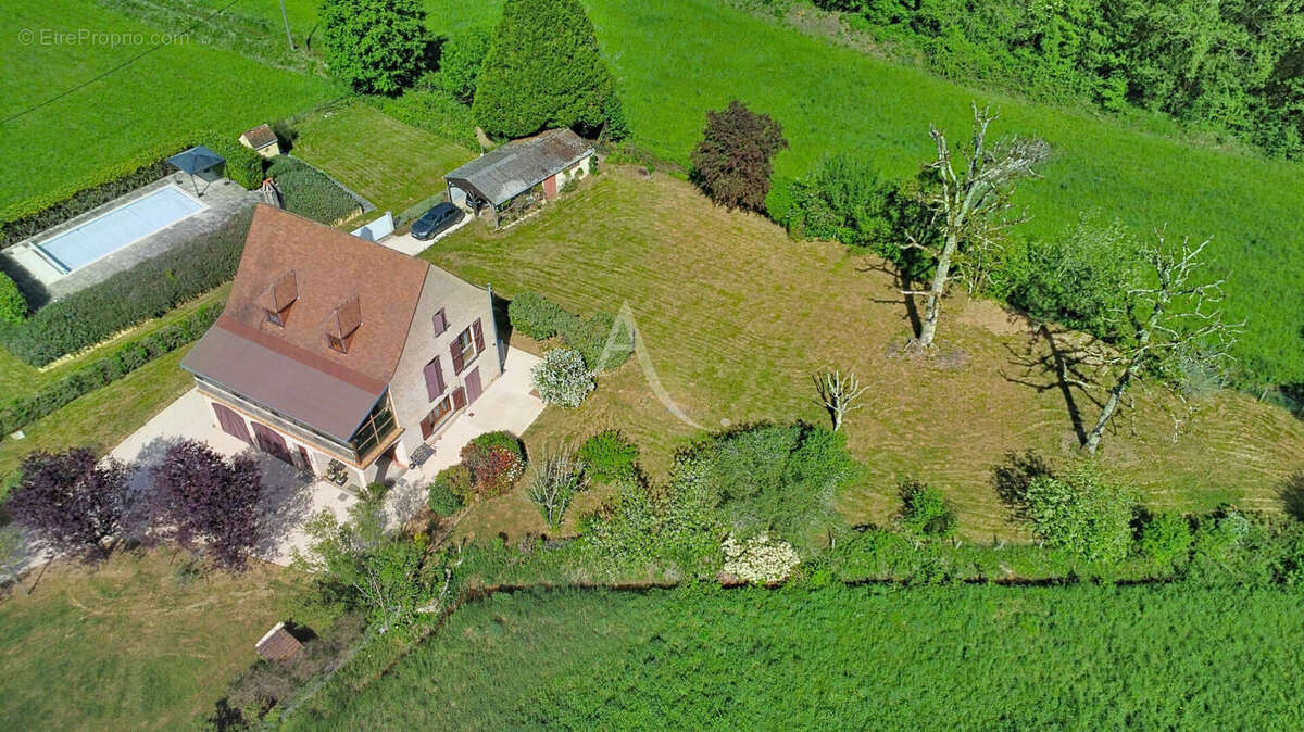 Belle maison de 250m² avec piscine dans environnement privilégié - photo 12