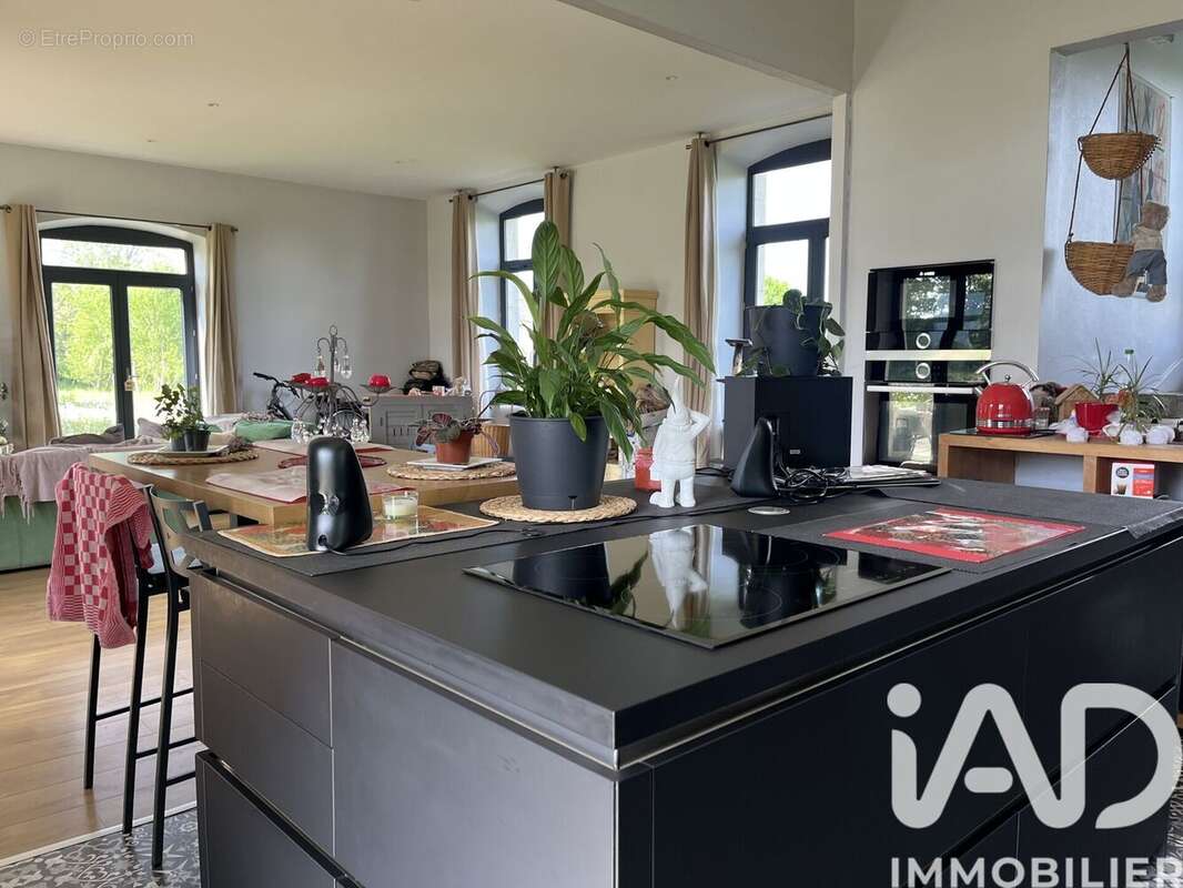 Maison 143 m² à Saint-Thibault  - photo 7