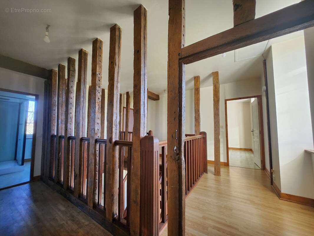 Maison à SAINT-LEONARD-DE-NOBLAT