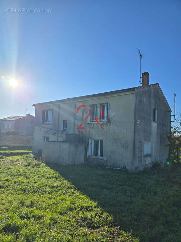 Autre à MOULIDARS