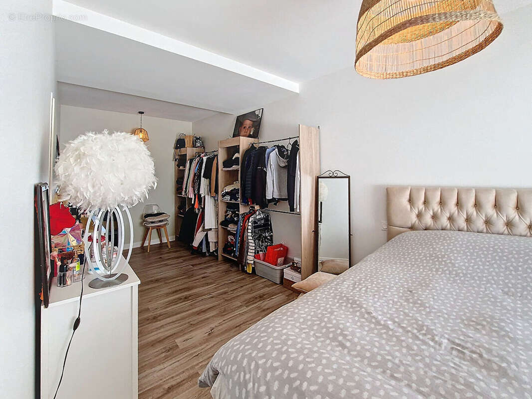 Maison à SURY-LE-COMTAL