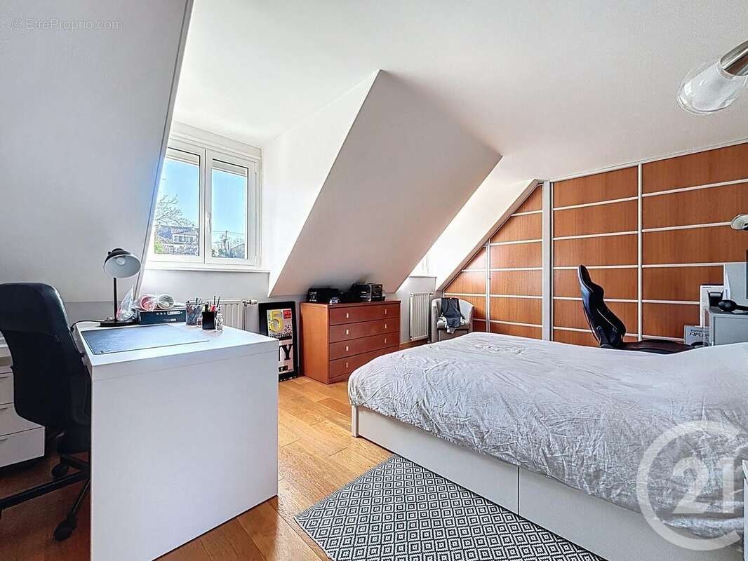 Maison à VAUX-LE-PENIL