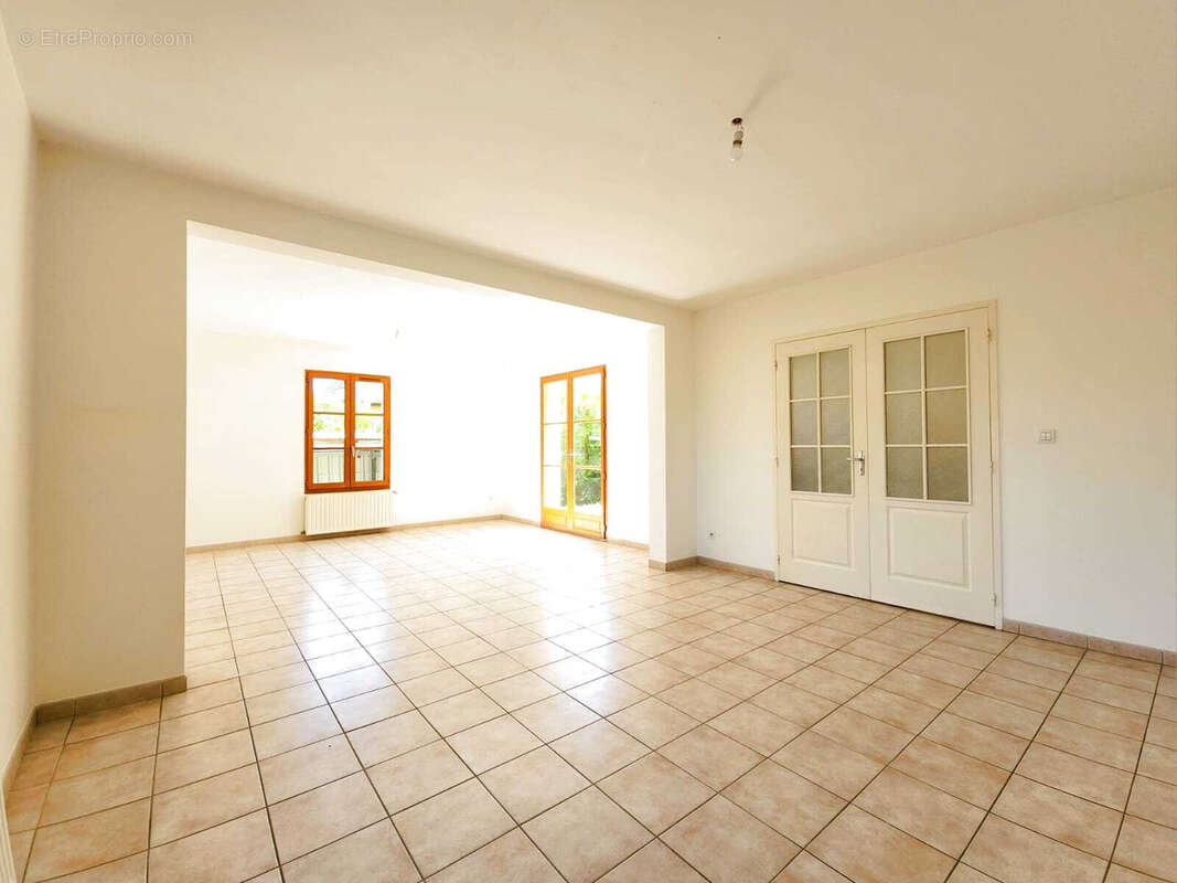 Maison individuelle lumineuse aux beaux volumes - photo 3