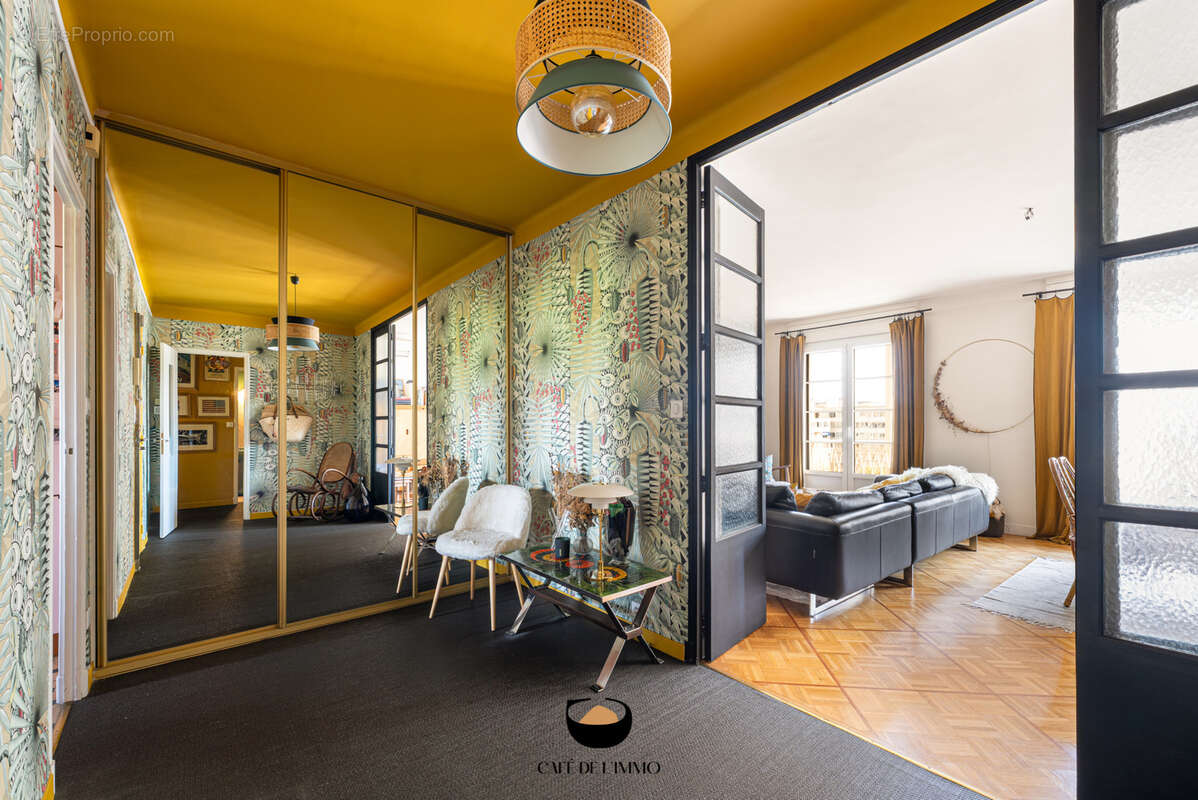 Appartement à MARSEILLE-5E