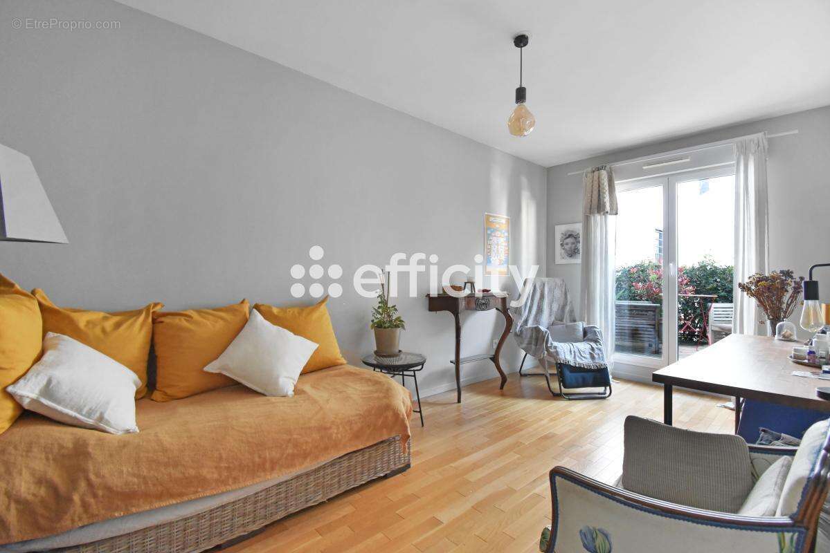 Maison à LA GARENNE-COLOMBES