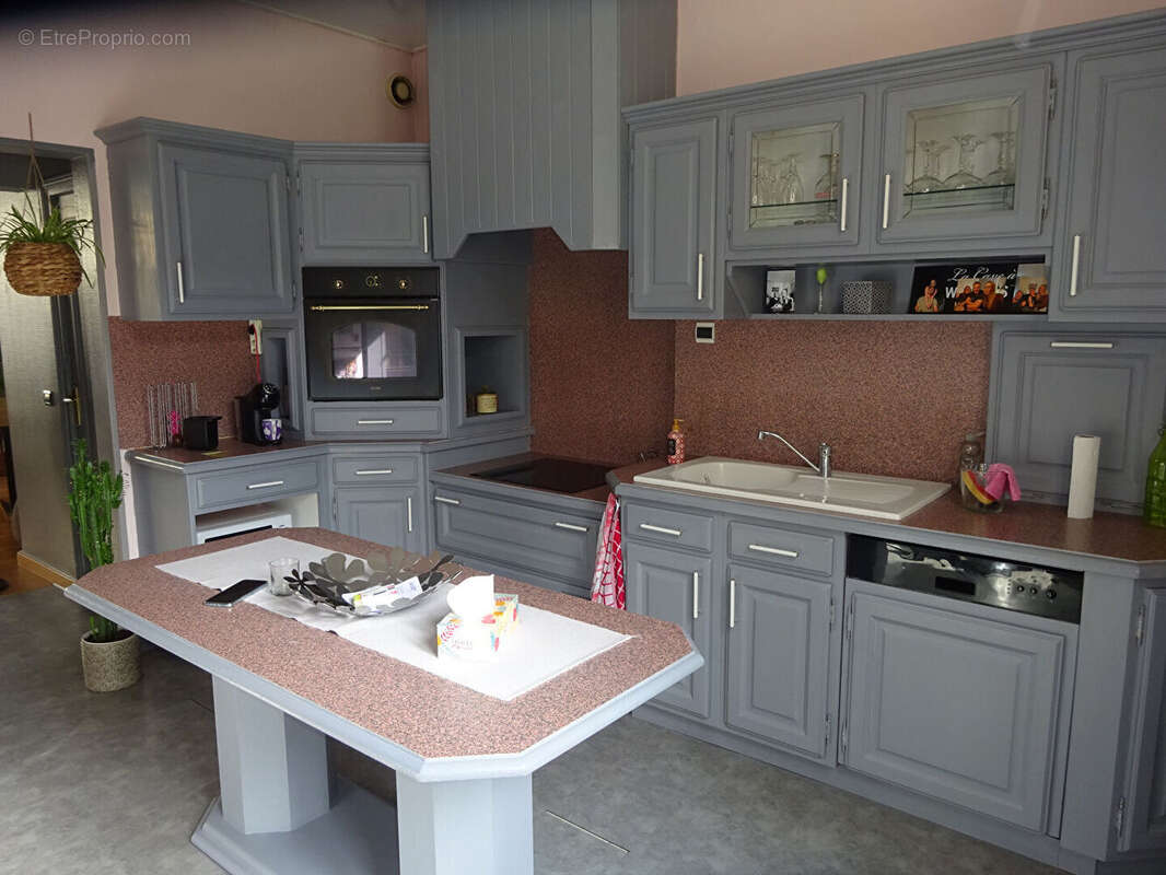 La Ferté-Bernard, hypercentre, appartement 85m² type F4 avec terrasse extérieure - photo 4