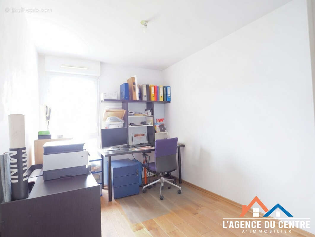 Appartement à CHANTELOUP-LES-VIGNES