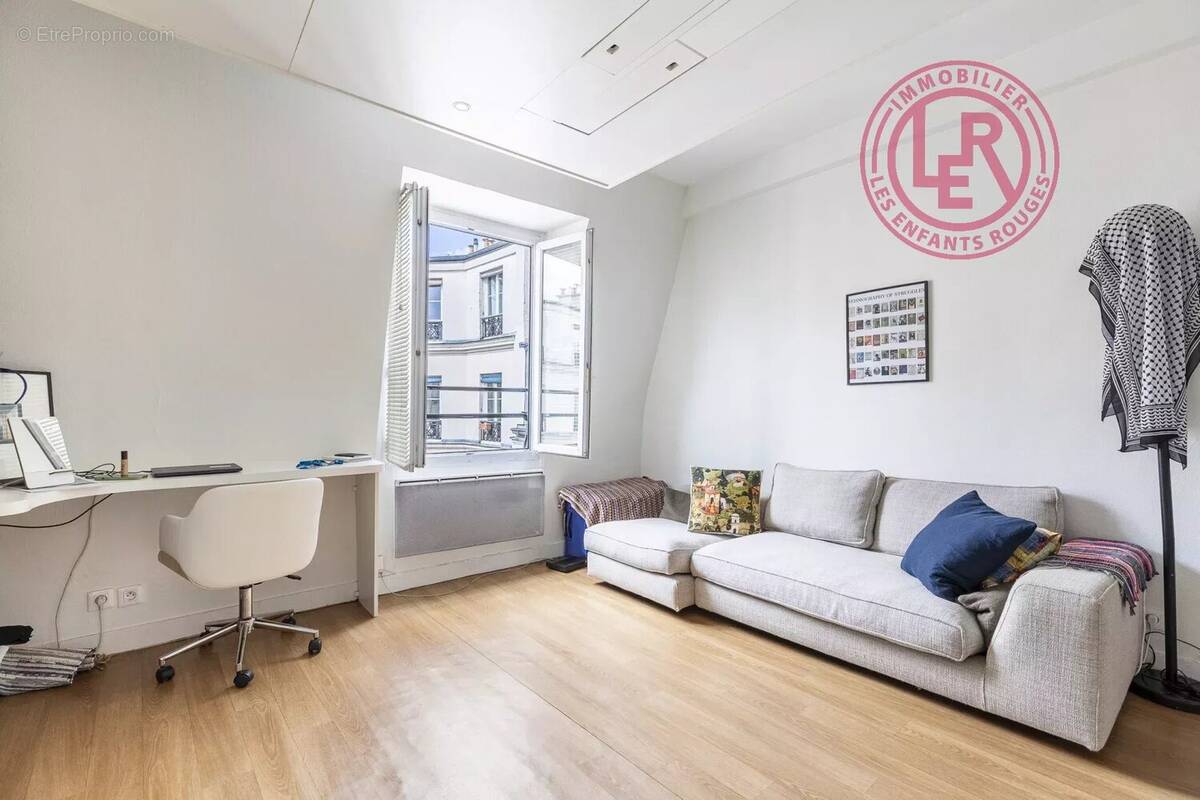 Appartement à PARIS-3E