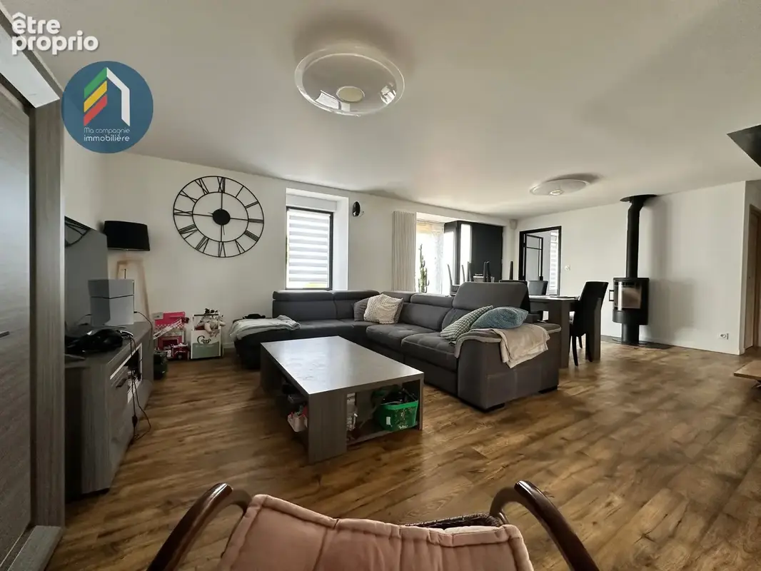 Maison familiale T7, 1000m2 de jardin avec dépendances - photo 2
