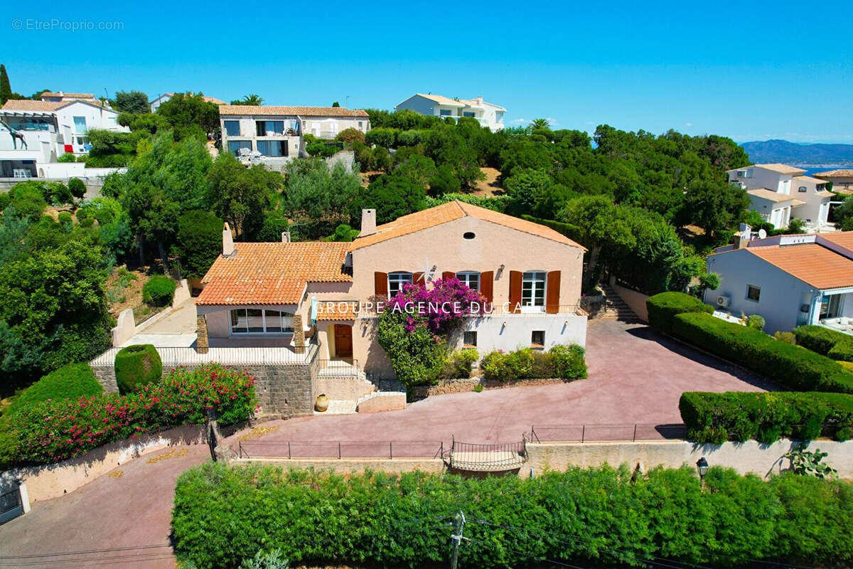 Maison à LES ISSAMBRES