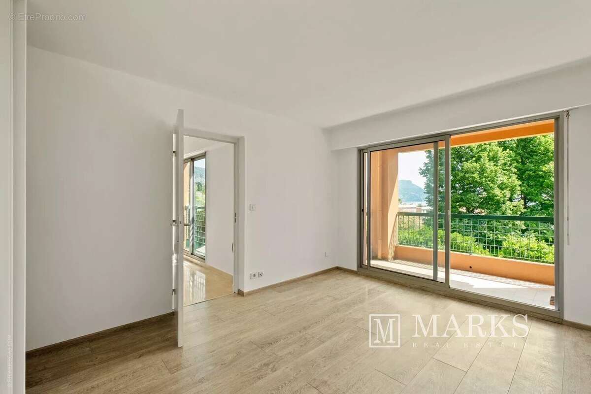 Appartement spacieux de trois chambres avec vue mer - photo 9