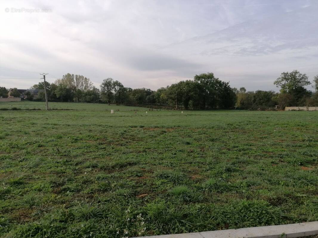 Terrain à ROUSSENNAC