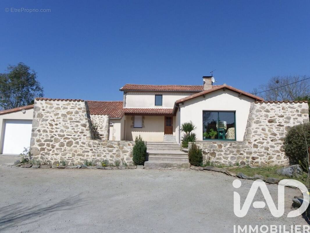 Photo 1 - Maison à BRESSUIRE