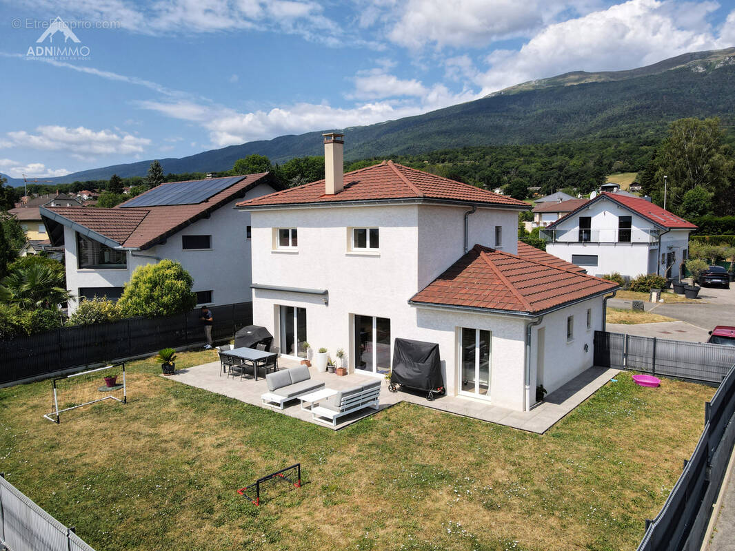 Maison à THOIRY