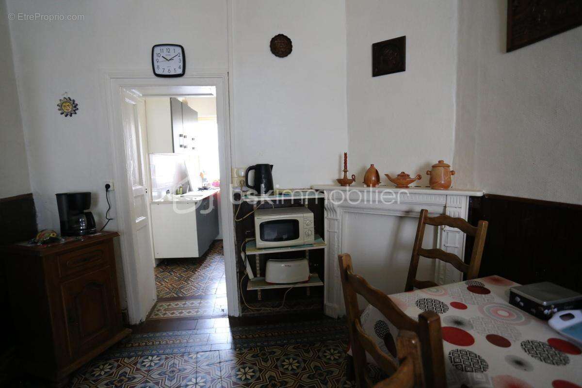 Maison de ville, 103 m2 habitables, actuellement 2 chambres mais potentiel à développer - photo 2