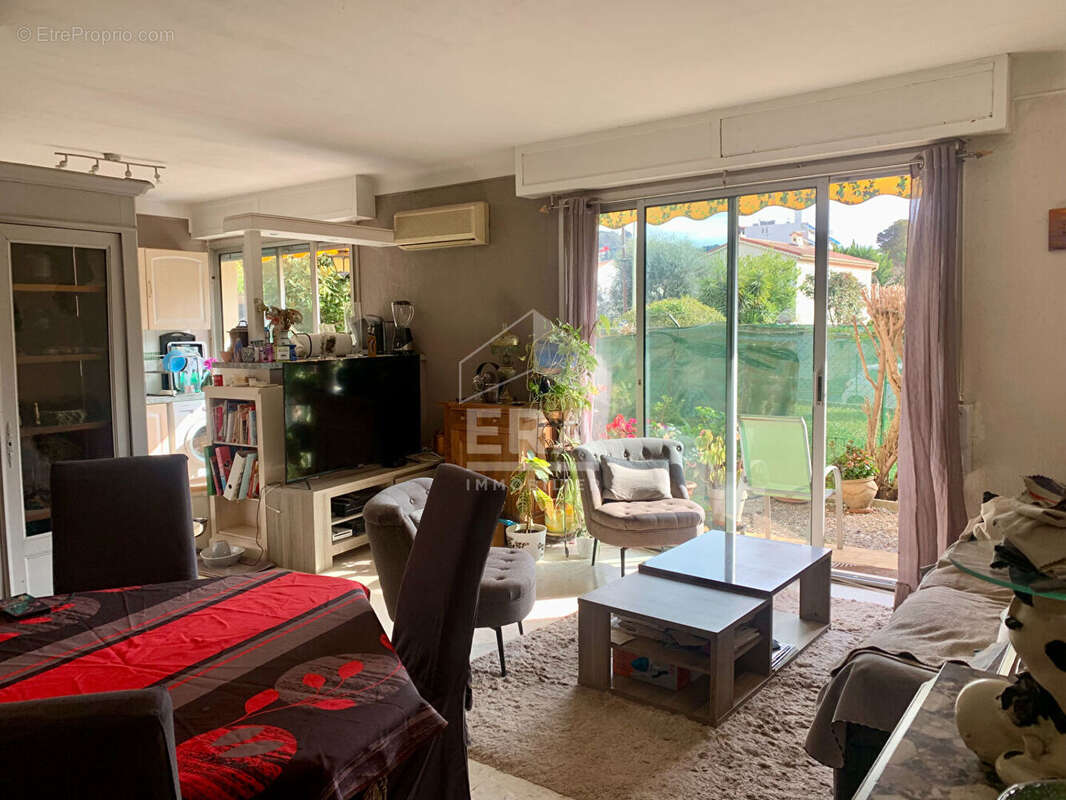 Appartement à LE CANNET