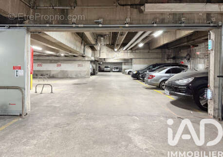 Photo 3 - Parking à PARIS-13E
