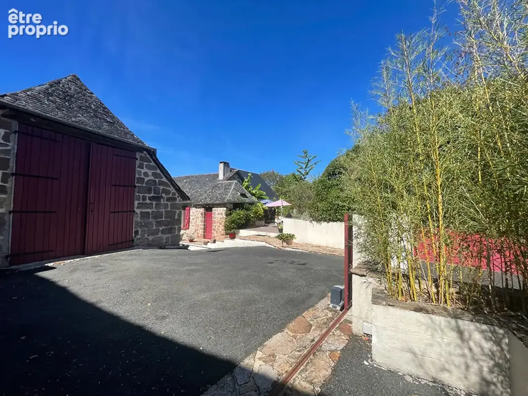 Photo Maison à Saint-Bonnet-La-Riviere au prix de 345 000€